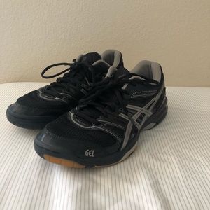 Volleyball shoes